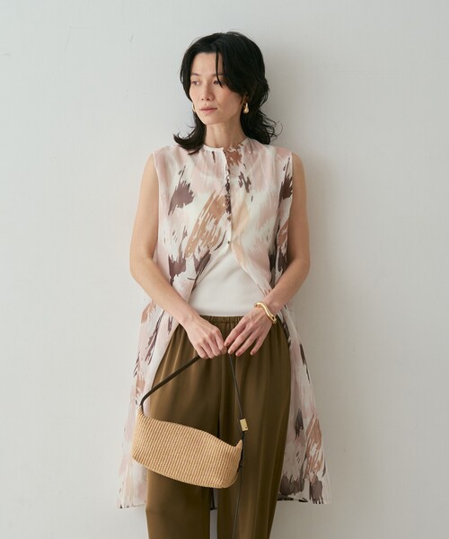 qualite（カリテ）の「シアープリントロングブラウス　きれいめ　夏服　春服　レイヤード　ロングシャツ（シャツ/ブラウス・レディース・スモークピンク・フリー）」の19枚目の写真