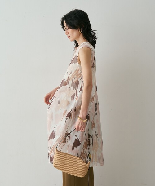 qualite（カリテ）の「シアープリントロングブラウス　きれいめ　夏服　春服　レイヤード　ロングシャツ（シャツ/ブラウス・レディース・スモークピンク・フリー）」の22枚目の写真