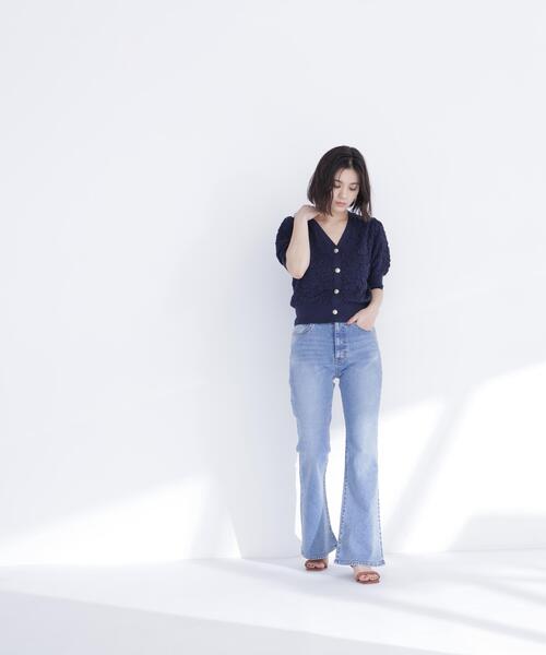 NATURAL BEAUTY BASIC(ナチュラルビューティーベーシック)の「フレアデニムパンツ(デニムパンツ・レディース・ブルー/ブラック・MEDIUM/SMALL)」の18枚目の写真