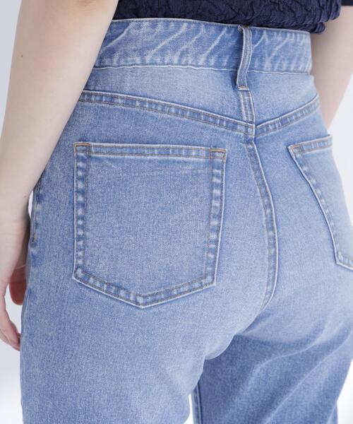 NATURAL BEAUTY BASIC(ナチュラルビューティーベーシック)の「フレアデニムパンツ(デニムパンツ・レディース・ブルー/ブラック・MEDIUM/SMALL)」の4枚目の写真