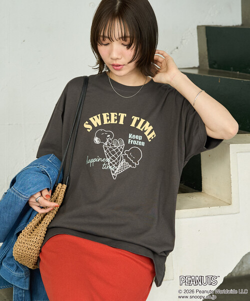 FREAK'S STORE（フリークスストア）の「限定展開　別注/PEANUTS/ピーナッツ SWEET TIME 半袖 Tシャツ（Tシャツ/カットソー・レディース・オフホワイト/ブラック/ライトピンク/ライトグレー・ﾌﾘ-）」の13枚目の写真