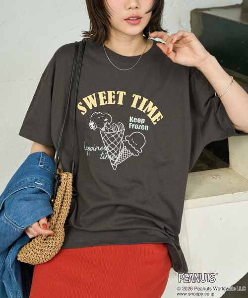 FREAK'S STORE（フリークスストア）の「限定展開　別注/PEANUTS/ピーナッツ SWEET TIME 半袖 Tシャツ（Tシャツ/カットソー・レディース・オフホワイト/ブラック/ライトピンク/ライトグレー・ﾌﾘ-）」の14枚目の写真