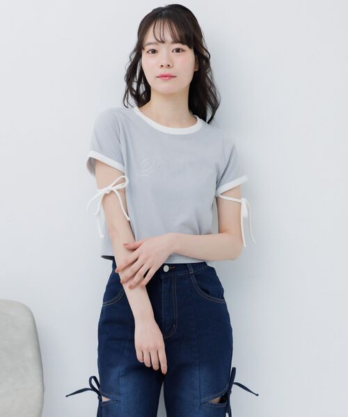 ems excite(エムズエキサイト)の「袖リボンビジューロゴTEE(Tシャツ/カットソー・レディース・ブラック/ブルー/オフホワイト・FREE)」の21枚目の写真