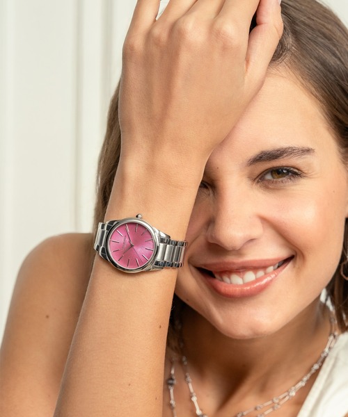 OLIVIA BURTON(オリビアバートン)の「「OLIVIA BURTON/オリビアバートン」クラシック - 34mm グロウフルコレクション 3色展開(アナログ腕時計・レディース・チェリーピンク/ベビーピンク/ミント・34mm)」の8枚目の写真