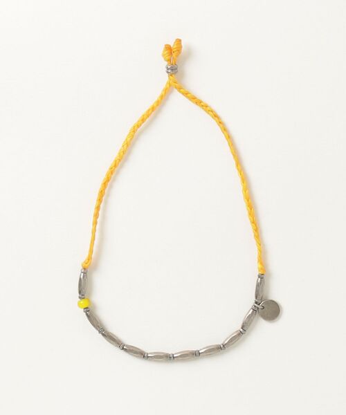 SHIPS（シップス）の「SHIPS:METAL OVAL BEADS CORD BR（ブレスレット・メンズ・ライトグレー/イエロー/ネイビー・ONE SIZE）」の3枚目の写真