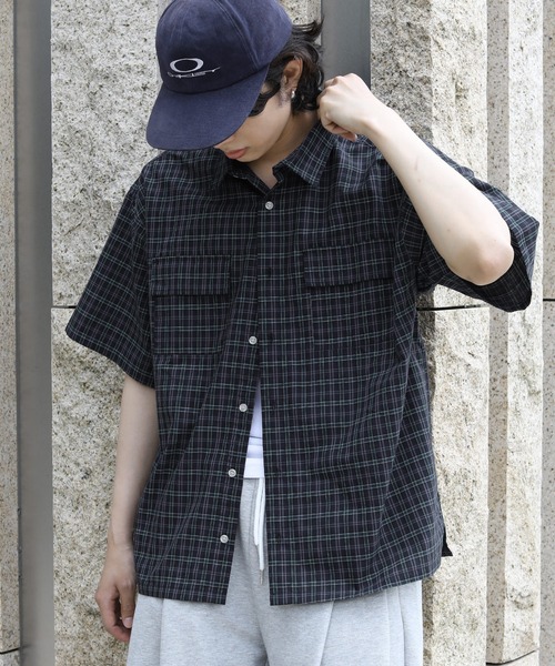 NAKER(ネイカー)の「レトロチェックレギュラーカラー半袖シャツ(シャツ/ブラウス・メンズ・ネイビー/グレー/レッド・M/L/S/XL)」の11枚目の写真
