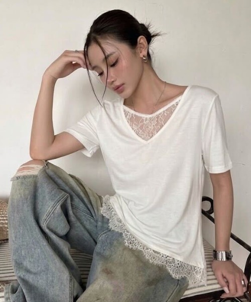 Teem Store(チームストア)の「サイドギャザーレースレイヤードVネックTシャツ(Tシャツ/カットソー・レディース・ブラック/ホワイト・F)」の7枚目の写真