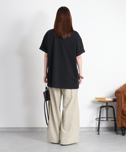 cepo（セポ）の「〈さらっと涼しい、シルキータッチ♪〉シルケットコットン オーバーサイズロゴTee（Tシャツ/カットソー・レディース・ホワイト/ブラック/パープル・M）」の18枚目の写真