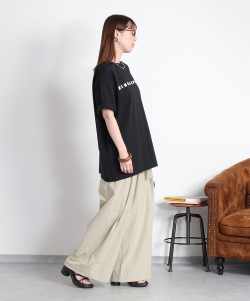 cepo（セポ）の「〈さらっと涼しい、シルキータッチ♪〉シルケットコットン オーバーサイズロゴTee（Tシャツ/カットソー・レディース・ホワイト/ブラック/パープル・M）」の19枚目の写真