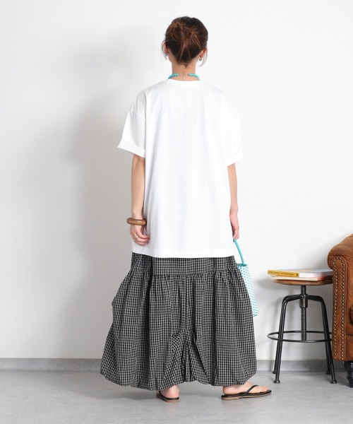 cepo（セポ）の「〈さらっと涼しい、シルキータッチ♪〉シルケットコットン オーバーサイズロゴTee（Tシャツ/カットソー・レディース・ホワイト/ブラック/パープル・M）」の6枚目の写真