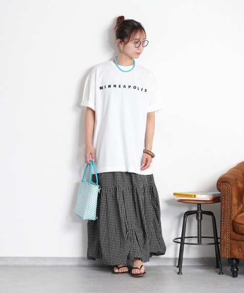 cepo（セポ）の「〈さらっと涼しい、シルキータッチ♪〉シルケットコットン オーバーサイズロゴTee（Tシャツ/カットソー・レディース・ホワイト/ブラック/パープル・M）」の8枚目の写真