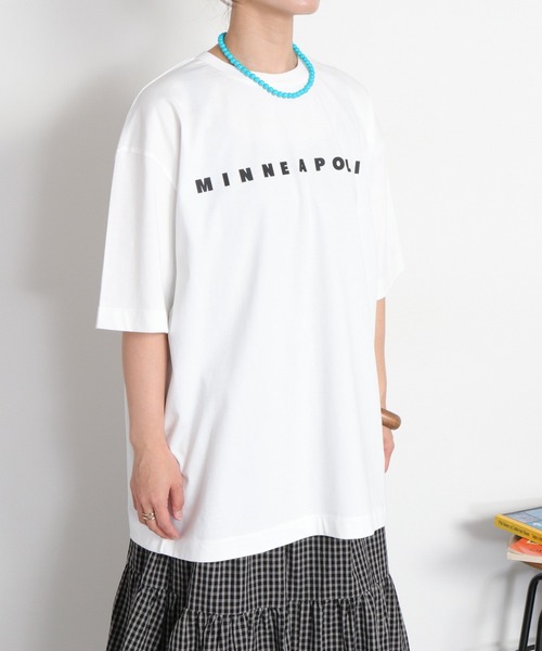 cepo（セポ）の「〈さらっと涼しい、シルキータッチ♪〉シルケットコットン オーバーサイズロゴTee（Tシャツ/カットソー・レディース・ホワイト/ブラック/パープル・M）」の14枚目の写真