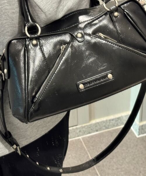 SUNBURNPROJECT(サンバーンプロジェクト)の「Faux Leather Mini M.O.S Bag, BLACK(メッセンジャーバッグ・レディース・その他・FREE)」の2枚目の写真