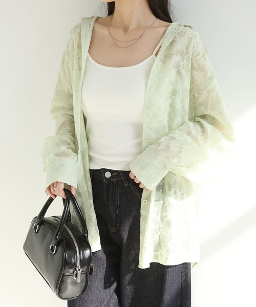 MAISON DE THERESE(メゾン ド テレーズ)の「甘くなりすぎない大人のシアーシャツ ジャガードフラワーシアーシャツ(シャツ/ブラウス・レディース・GRAY/アイボリー/グリーン・FREE)」の2枚目の写真