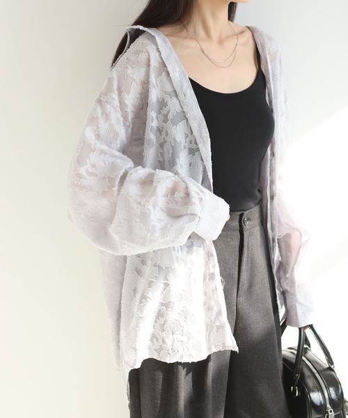 MAISON DE THERESE(メゾン ド テレーズ)の「甘くなりすぎない大人のシアーシャツ ジャガードフラワーシアーシャツ(シャツ/ブラウス・レディース・GRAY/アイボリー/グリーン・FREE)」の7枚目の写真