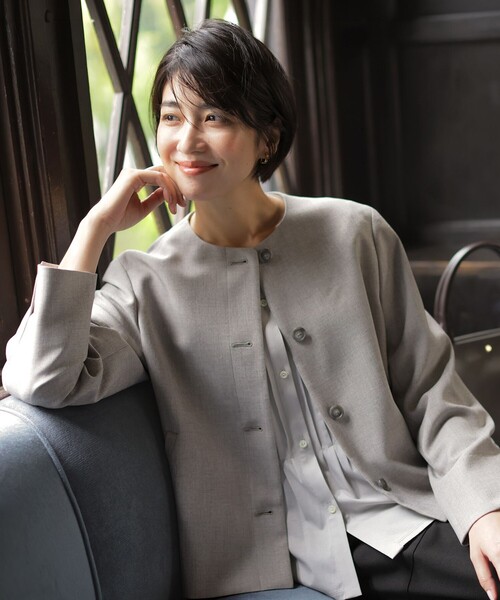 J.PRESS(ジェイプレス)の「【オンオフ使える】MULTI DRY クロス ノーカラー ジャケット(ノーカラージャケット・レディース・ライトグレー系・9/11)」の3枚目の写真