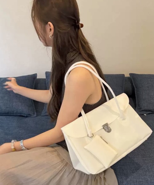 I be.(アイビードット)の「【動画あり】JELLY BAG/ジェリーバッグ(ショルダーバッグ・レディース・ピンク/イエロー/ホワイト/グリーン・FREE)」の2枚目の写真