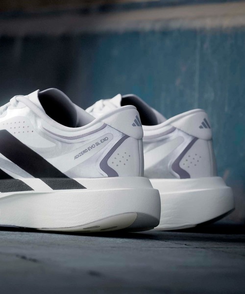 adidas(アディダス)の「アディゼロ EVO SL EXO / Adizero EVO SL EXO Shoes / ランニングシューズ / アディダス adidas(スニーカー・レディース・ホワイト×ブラック・23.0cm/23.5cm/24.0cm/24.5cm/25.0cm/25.5cm/22.0cm/22.5cm/26.0cm)」の16枚目の写真