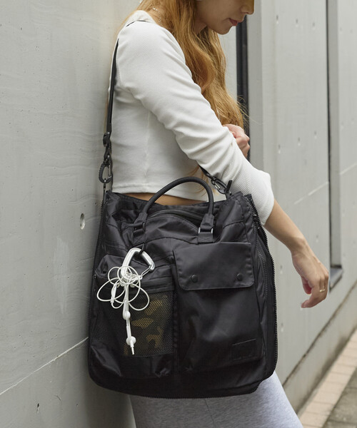 FREAK'S STORE(フリークスストア)の「YOSEMITE STRAP/ヨセミテストラップ EXPANDER HELMET TOTE BAG(トートバッグ・レディース・ブラック/オリーブ・ONE SIZE)」の14枚目の写真