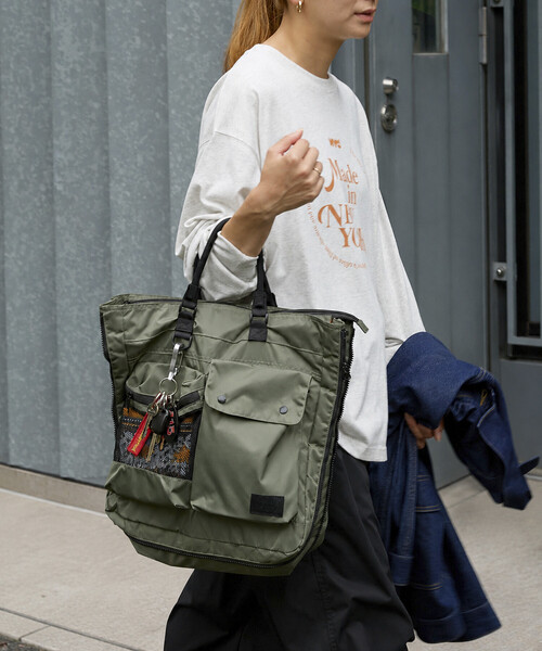 FREAK'S STORE(フリークスストア)の「YOSEMITE STRAP/ヨセミテストラップ EXPANDER HELMET TOTE BAG(トートバッグ・レディース・ブラック/オリーブ・ONE SIZE)」の17枚目の写真