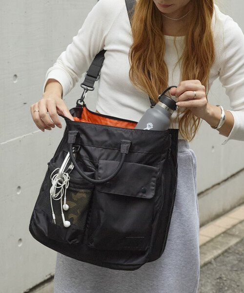 FREAK'S STORE(フリークスストア)の「YOSEMITE STRAP/ヨセミテストラップ EXPANDER HELMET TOTE BAG(トートバッグ・レディース・ブラック/オリーブ・ONE SIZE)」の12枚目の写真