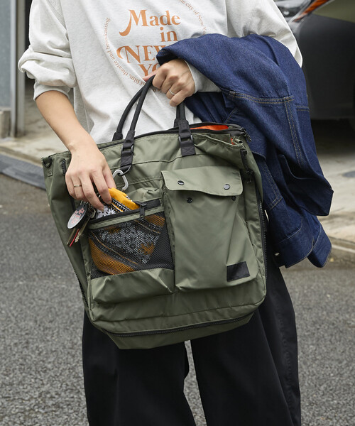 FREAK'S STORE(フリークスストア)の「YOSEMITE STRAP/ヨセミテストラップ EXPANDER HELMET TOTE BAG(トートバッグ・レディース・ブラック/オリーブ・ONE SIZE)」の7枚目の写真