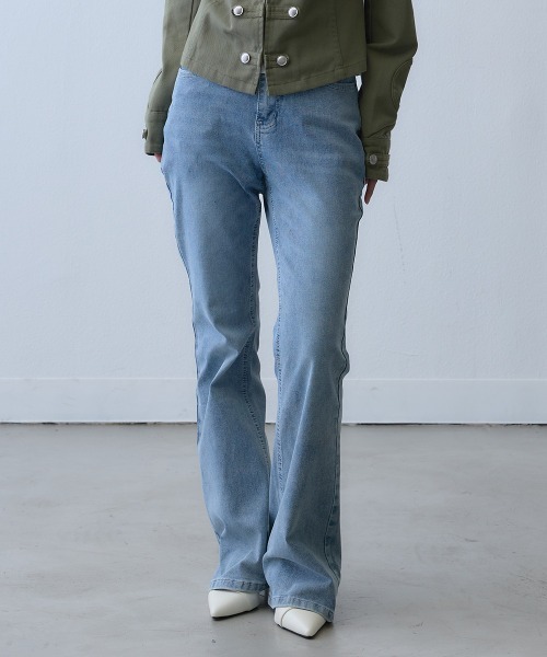 Clum（クルム）の「slim flare denim pants / スリムフレアデニムパンツ（デニムパンツ・レディース・ブルー・MEDIUM/LARGE/SMALL）」の2枚目の写真