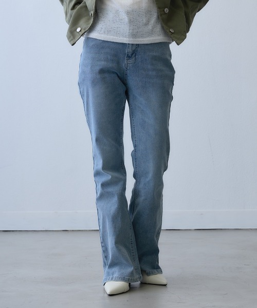 Clum（クルム）の「slim flare denim pants / スリムフレアデニムパンツ（デニムパンツ・レディース・ブルー・MEDIUM/LARGE/SMALL）」の10枚目の写真