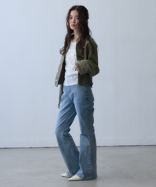 Clum（クルム）の「slim flare denim pants / スリムフレアデニムパンツ（デニムパンツ・レディース・ブルー・MEDIUM/LARGE/SMALL）」の13枚目の写真