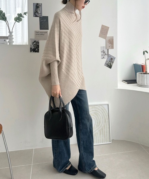 Eclat one(エクラワン)の「【体形カバー/小顔効果】魅せるアシンメトリー。斜めリブポンチョ風ハイネックニットプルオーバー(ニット/セーター・レディース・ブラウン/アイボリー/ブラック・FREE)」の6枚目の写真