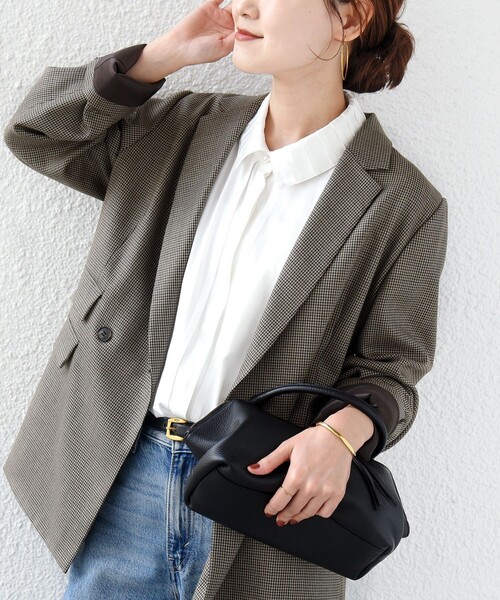 SHIPS（シップス）の「〈手洗い可能〉襟 タック サテン ロング スリーブ ブラウス（シャツ/ブラウス・レディース・ベージュ/ネイビー/オフホワイト/ブルー・ONE SIZE）」の6枚目の写真