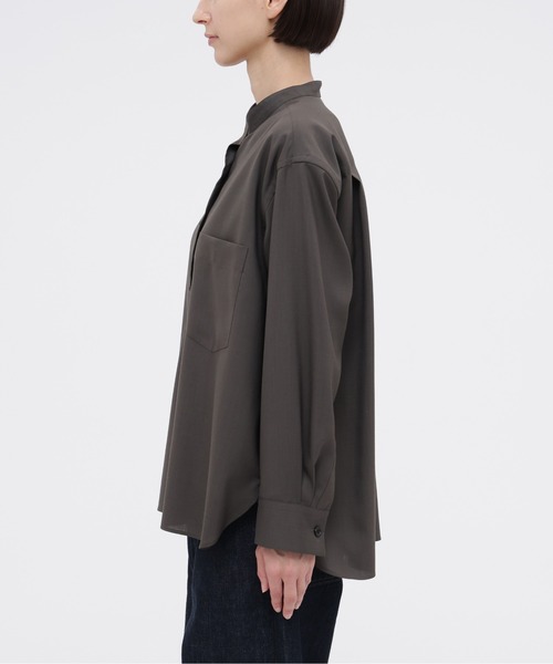 MARGARET HOWELL(マーガレットハウエル)の「WASHABLE WOOL PLAINWEAVE(シャツ/ブラウス・レディース・ダークグリーン・2/1)」の3枚目の写真