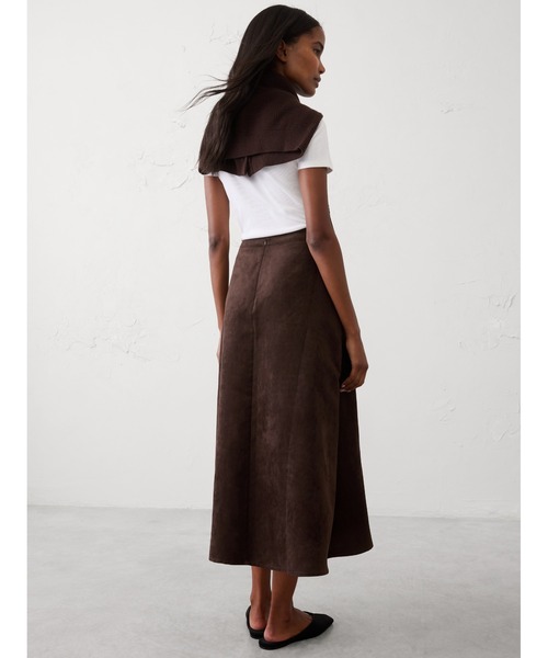 BANANA REPUBLIC FACTORY STORE(バナナリパブリック ファクトリーストア)の「BANANA REPUBLIC FACTORY STORE 日本限定 ヴィーガンスエード Aラインミディスカート(スカート・レディース・ブラウン/その他1・0/2/8/4/6)」の8枚目の写真