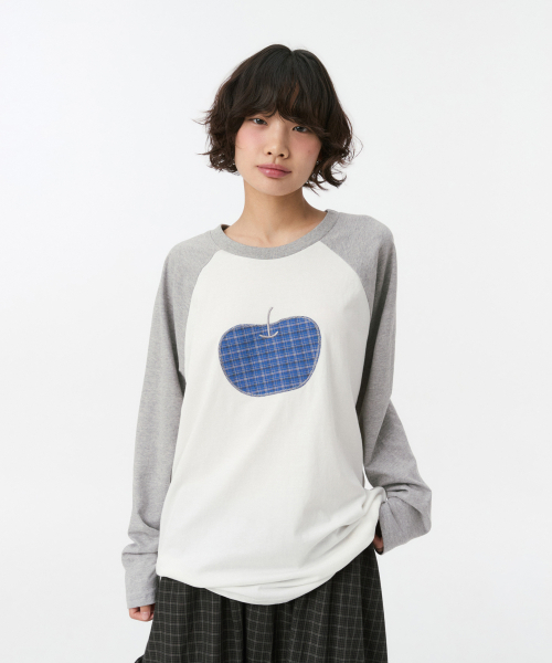 OHESHIO(オヘシオ)の「APPLE RAGLAN オーバーフィット ロングスリーブ、ホワイト(Tシャツ/カットソー・レディース・その他・FREE)」の12枚目の写真