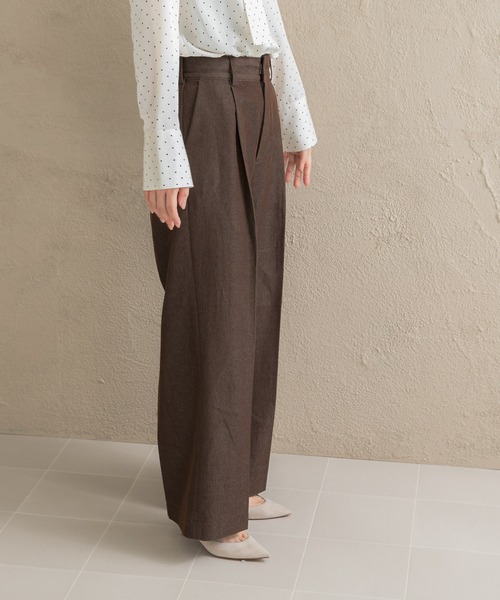 URBAN RESEARCH ROSSO WOMEN(アーバンリサーチ ロッソ)の「PERFECT DENIM SLACKS(デニムパンツ・レディース・ブラウン/インディゴブルー・36/38)」の14枚目の写真