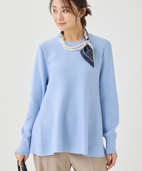 INDIVI(インディヴィ)の「【体型カバー/後ろボタン】ジャカードペプラムニット(ニット/セーター・レディース・ブラック/グレー系4/ブルー・38)」の3枚目の写真