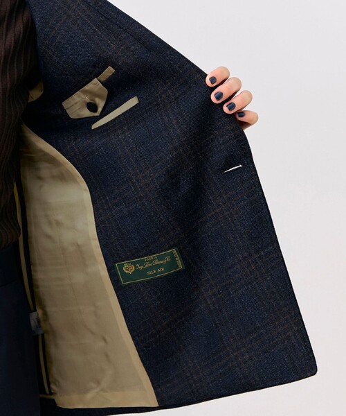 TOMORROWLAND collection(トゥモローランドコレクション)の「SILK AIR GLEN CHECK ダブルブレストジャケット(テーラードジャケット・レディース・ブラウン系/ネイビー・38/36)」の8枚目の写真
