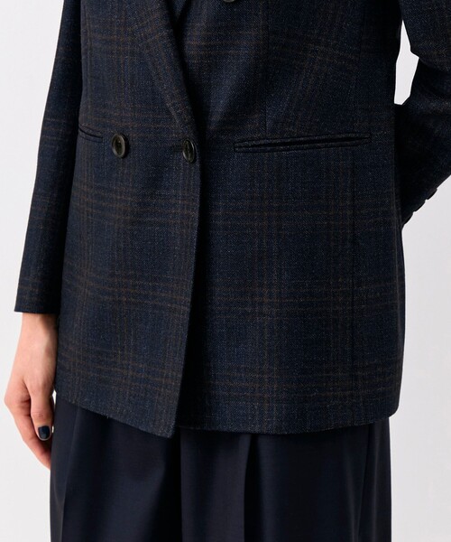 TOMORROWLAND collection(トゥモローランドコレクション)の「SILK AIR GLEN CHECK ダブルブレストジャケット(テーラードジャケット・レディース・ブラウン系/ネイビー・38/36)」の13枚目の写真