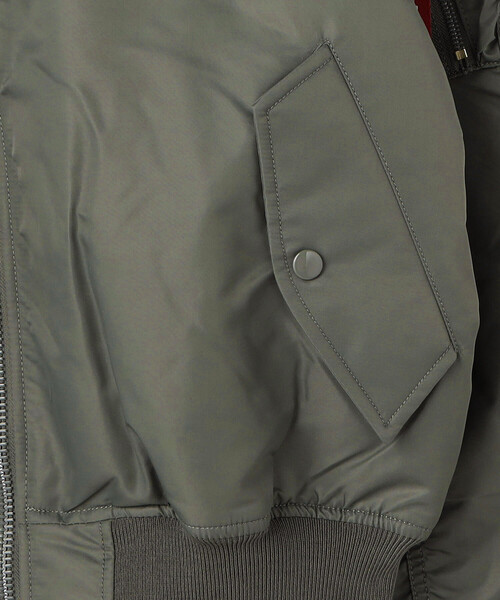Alpha Industries(アルファインダストリーズ)の「ALPHA/アルファ MA-1 HERITAGE FIT FLIGHT JACKET/MA1 ヘリテージフィット フライトジャケット(ブルゾン・メンズ・ダークグレー/インディゴブルー/シルバー/グレー/キャメル/ワインレッド/ピンク/ベージュ/ブラック・MEDIUM/X-LARGE/LARGE)」の12枚目の写真
