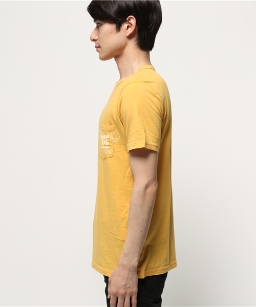 JUNK FOOD(ジャンクフード)の「HAVE A NICE WEEK END ポケットTシャツ(Tシャツ/カットソー・メンズ・マスタード・MEDIUM/SMALL/LARGE/X-SMALL)」の2枚目の写真