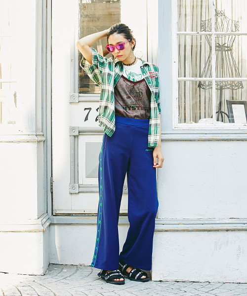 HYSTERIC GLAMOUR(ヒステリックグラマー)の「TALE OF VOODOO ZOMBIES刺繍 ルーズシャツ(シャツ/ブラウス・レディース・レッド系その他/グリーン系その他/グレー系その他・FREE)」の8枚目の写真