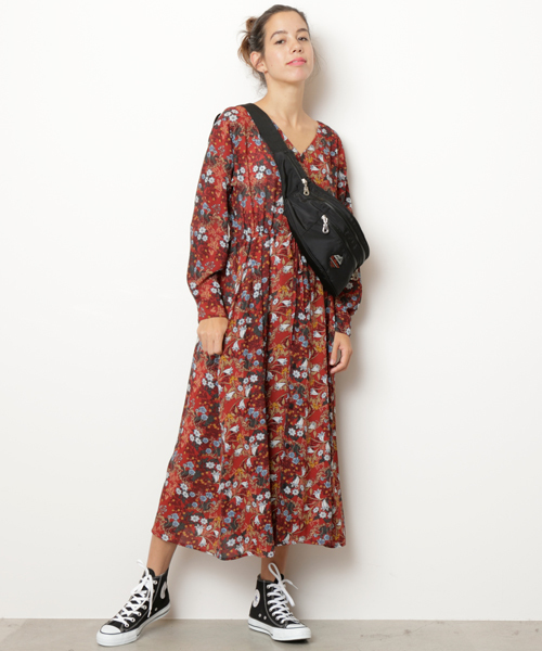 DOUBLE NAME（ダブルネーム）の「Ｖネック花柄ワンピース（ワンピース・レディース・ネイビー/レッド/マスタード・FREE）」の6枚目の写真