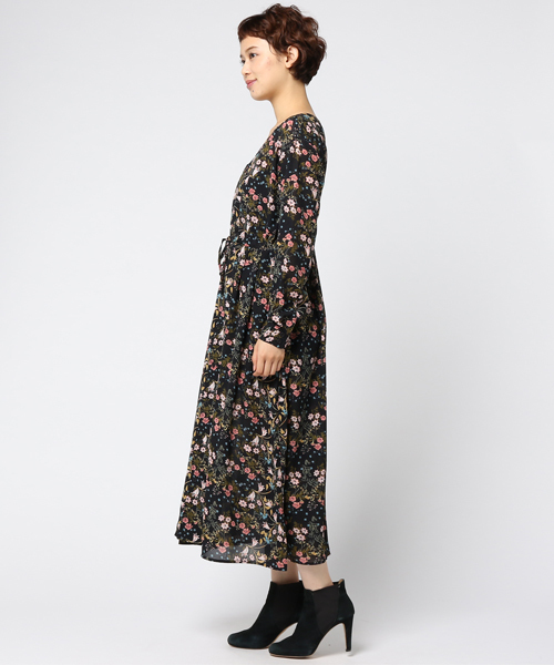 DOUBLE NAME（ダブルネーム）の「Ｖネック花柄ワンピース（ワンピース・レディース・ネイビー/レッド/マスタード・FREE）」の11枚目の写真