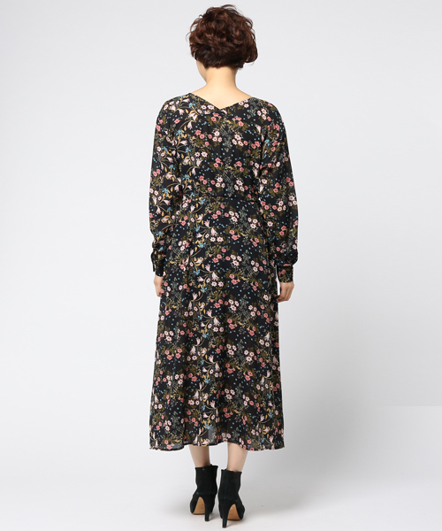 DOUBLE NAME（ダブルネーム）の「Ｖネック花柄ワンピース（ワンピース・レディース・ネイビー/レッド/マスタード・FREE）」の12枚目の写真