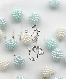 colleca la（コレカラ）の「ループフィット・しずくストーンのイヤリング（イヤリング）」