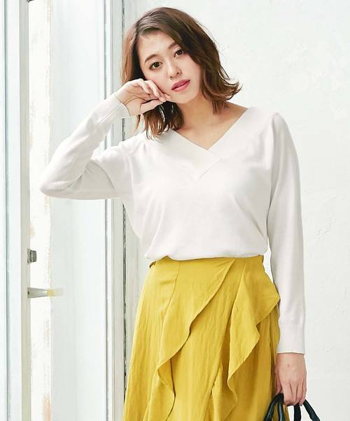KOBE LETTUCE（コウベレタス）の「[Vネック/ボートネック/バックシャン/オフショルダー]4Wayカシュクールビタミンカラーハイゲージニットトップス（ニット/セーター・レディース・グリーン/パープル系その他/ブラック/イエロー/グレー/オフホワイト・FREE）」の2枚目の写真