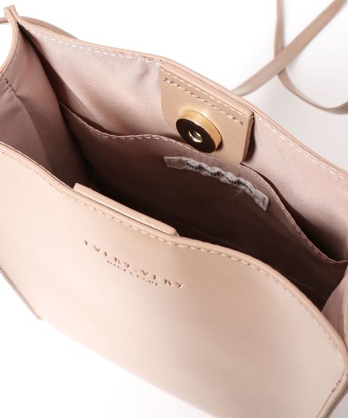 natural couture(ナチュラルクチュール)の「2WAYスクエアショルダー(ショルダーバッグ・レディース・ブラック/ベージュ/ブラウン/アイボリー・FREE)」の6枚目の写真