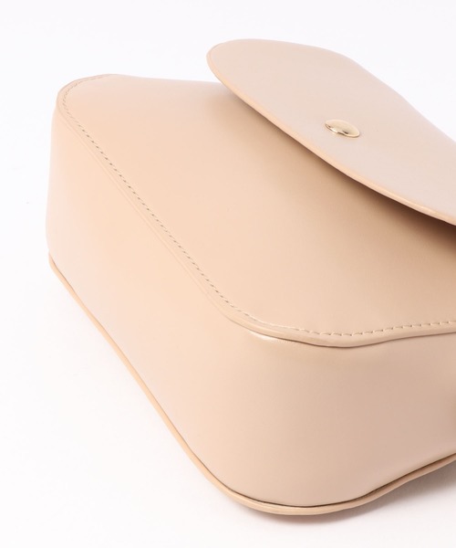 ALTROSE（アルトローズ）の「シンプルショルダーバッグ　[ドーラ]（ショルダーバッグ・レディース・ベージュ/ブラック/ピンク/ブラウン・FREE）」の12枚目の写真