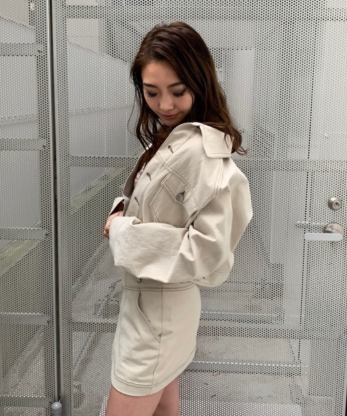 ENVYM（アンビー）の「ステッチショートＪＫ（カバーオール・レディース・ブラック/ベージュ・FREE）」の5枚目の写真