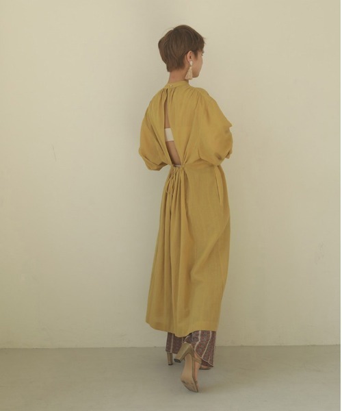 TODAYFUL(トゥデイフル)の「ラフィアフリンジイヤリング(イヤリング・レディース・レッド/ベージュ系その他/グリーン系その他・FREE)」の10枚目の写真